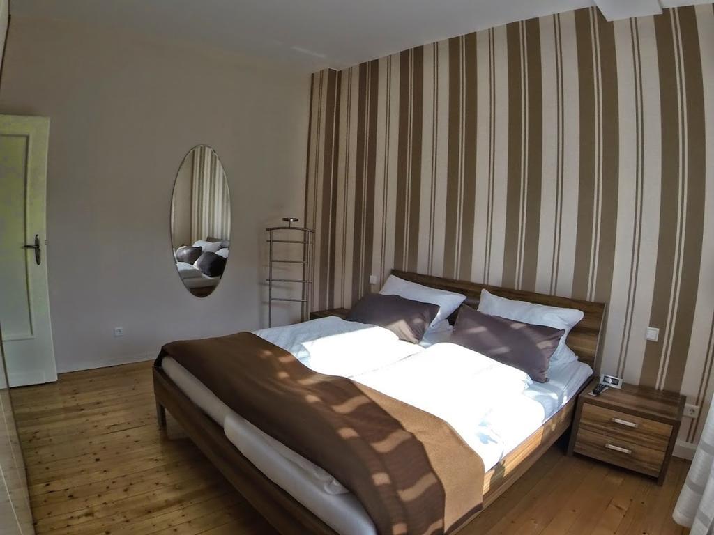 Ferienwohnungen Haus Am Wuerzlaysteig Lehmen Quarto foto
