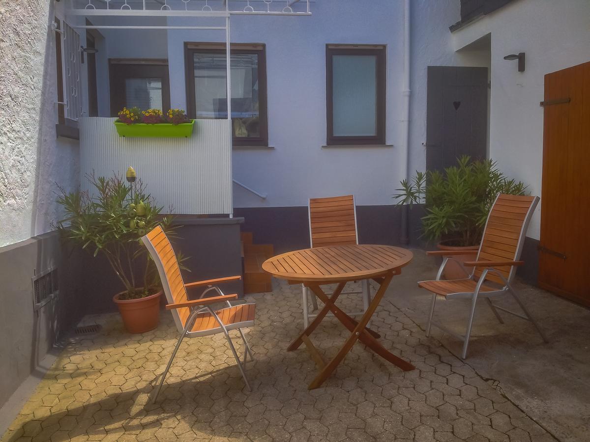 Ferienwohnungen Haus Am Wuerzlaysteig Lehmen Exterior foto