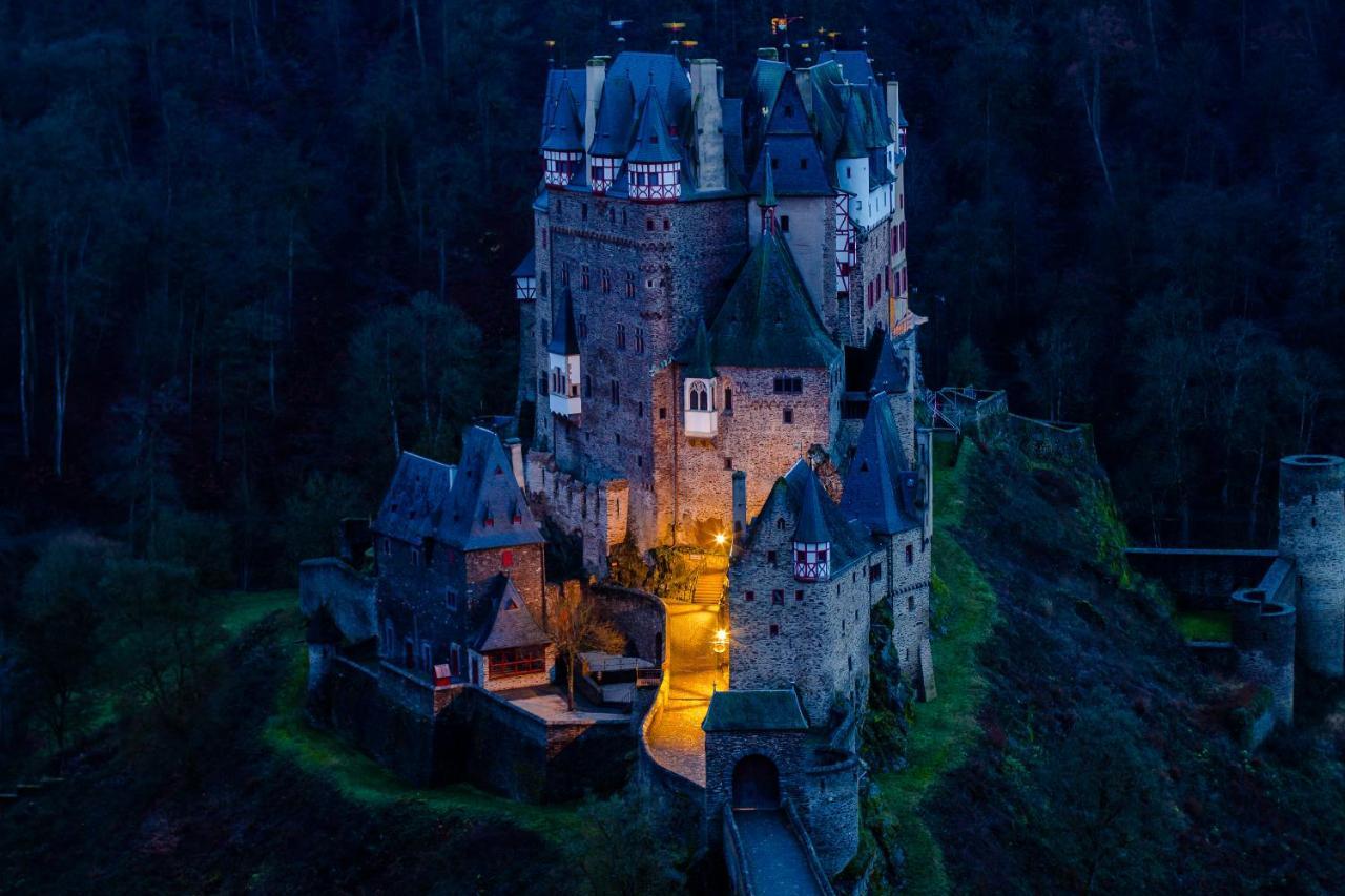 Ferienwohnungen Haus Am Wuerzlaysteig Lehmen Exterior foto