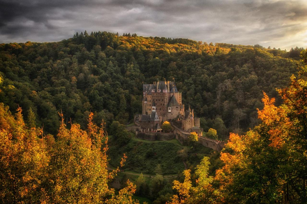 Ferienwohnungen Haus Am Wuerzlaysteig Lehmen Exterior foto